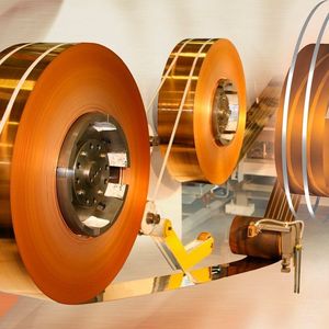 Walzplattierte Bänder sind ein hoch innovatives und empfindliches Produkt. Heraeus in Hanau ist hier Innovationstreiber.