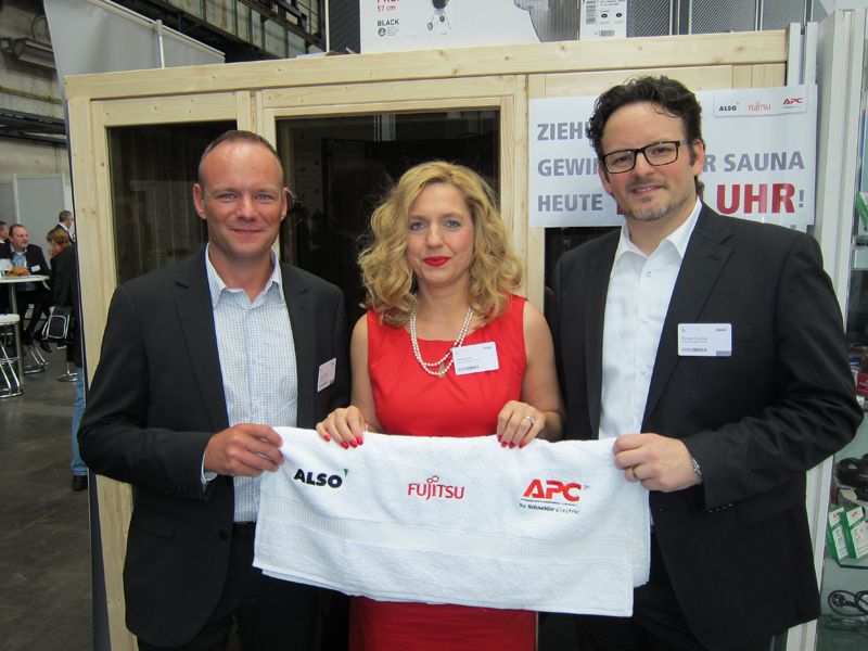 Das Wellness-Team Christian Nagel, ALSO, Petra Rawe, Xchange Technology, und Michael Scaccia, APC  (Bild: IT-BUSINESS)