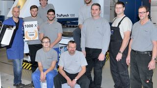 Am 17. Dezember 2014 verließ die tausendste Stanzmaschine vom Typ Tru-Punch 1000 die Montage von Trumpf in Hettingen. (Bild: Trumpf)