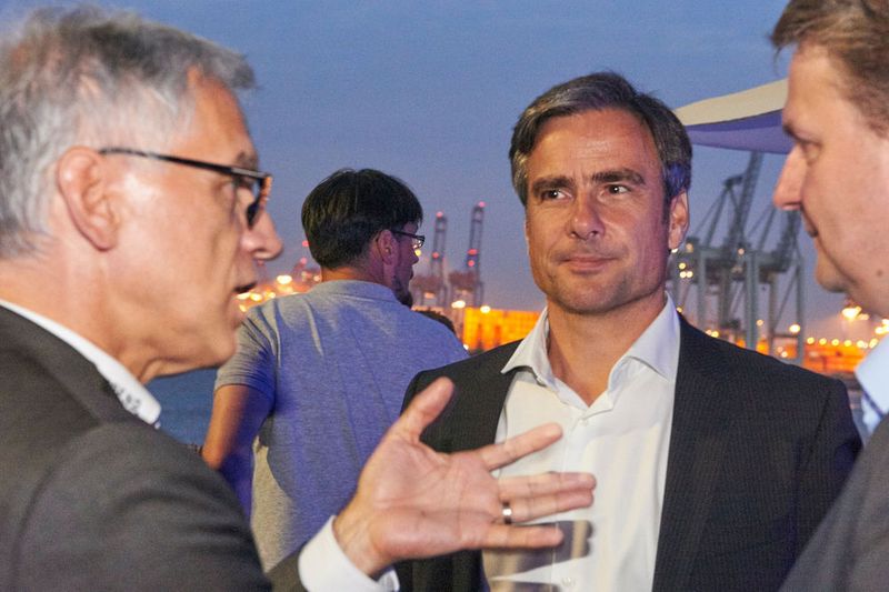 In angeregter Unterhaltung: Martin Ninnemann und Frank Schwittay (beide Trend Micro) sowie Erwin Leichter, Antauris (Trend Micro)