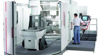 Palettenwechselsysteme und Zusatzmagazine erhöhen die Bearbeitungskapazität von Bearbeitungszentren und ermöglichen vor allen Dingen lange Maschinenlaufzeiten. Bild: Hermle (Archiv: Vogel Business Media)