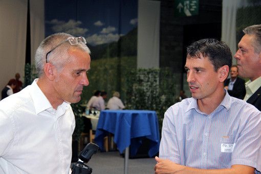 Jürg Eichmann (Geschäftsführer Noventa Tooling AG) im Gespräch mit dem Chefredaktor des SMM, Matthias Böhm (Bild: U. Heiz)