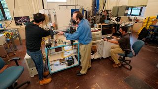 Ford hat gemeinsam mit Forschern eine neuartige Ladekabel-Kühlung entwickelt. (Bild: Ford)