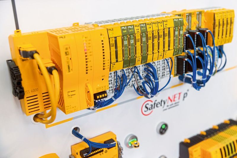 Zum zehnten Mal findet in diesem Jahr die Easyfairs in Friedrichshafen statt. Dabei hat die Fachmesse für Industrieautomation der Bodensee-Region eine beachtliche Entwicklung genommen: von ursprünglich 84 Ausstellern im Jahr auf über 350 in 2024. (Bild: Easyfairs)