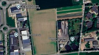 Auf dieser 20 Hektar großen Fläche an der Grenze zu den Niederlanden soll ein Datacenter-Campus entstehen. (Bild: Google Maps)