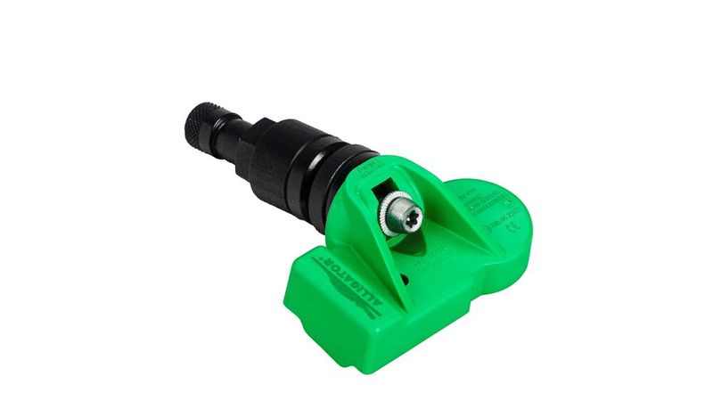 Der RDKS-Sensor RS Plus ist sowohl mit eloxierten Aluminiumventilen (Foto, schwarz oder silberfarben) als auch mit Gummiventil verfügbar.(Bild:  Wegmann Automotive)