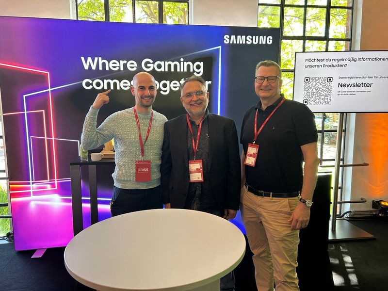 Bei Samsung mit (v. l.) Adem Gürbüz (Jingdong), Jörg Kartschewski (Samsung) und Klaus Schumann (Lemanvisio) (Bild: Vogel IT-Medien)