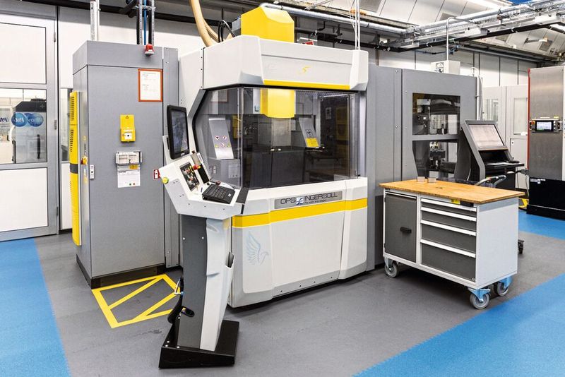 P&G is in the end-to-end business. That's why they use the G5 Precision as a stand-alone machine with pallet changer which provides more flexibility.