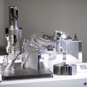 Diese Bauteile veranschaulichen die Kompetenzen der Maschinen von GF Machining Solutions im Bereich der Additiven Fertigung (AM).(Bild:  GF Machining Solutions)