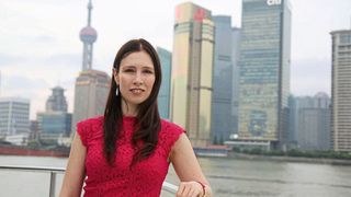 Miriam Wickertsheim vor der Skyline in Shanghai. Sie ist eine von 850.000 Ausländern, die in China leben. (Bild: Miriam Wickertsheim - Direct HR)