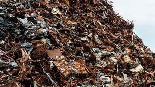 Stahlschrott ist heute alles andere als Abfall, wie die Swiss Steel Group betont, die daraus Green Steel macht. Damit die Qualität des Endprodukts maximal hochwertig ist, braucht es umfassende Daten über die Art des Stahlschrotts. Wie das klappt, erklären die Schweizer hier ... (Bild: Rusty Areas)