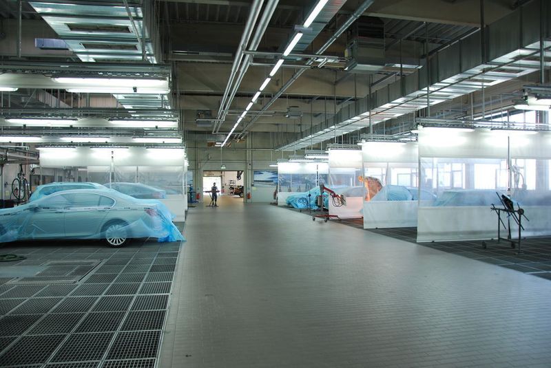 Die großzügig dimensionierte Anlage gestattet eine Fahrzeuginstandsetzung im 3-Schicht-Betrieb.  (Foto: Dominsky)