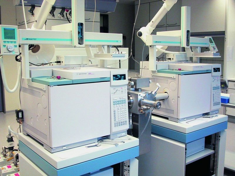 Abb. 3: Hochauflösendes Massenspektrometer mit zwei gekoppelten Gaschromatographen. (Archiv: Vogel Business Media)