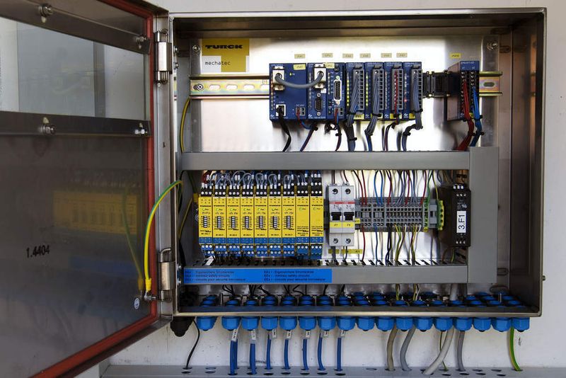 erdgas schwaben bezieht von Turck komplett konfigurierte Schaltschränke, die nur noch in den Stationen angeschlossen werden müssen.  (Bild: Turck)