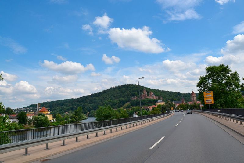 Und bei so einem tollen Wetter macht man das Dach schließlich gar nicht mehr zu. (Michel / »kfz-betrieb«)