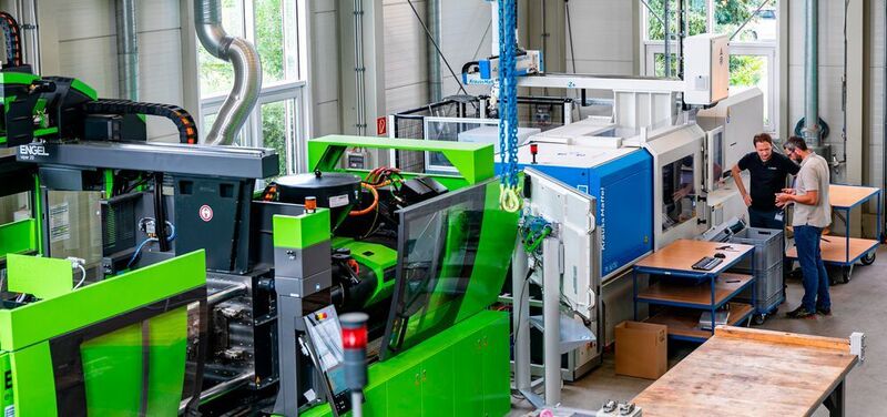 Im SKZ-Technikum in Würzburg laufen die Versuche zum Forschungsprojekt Dar-Win auf verschiedenen Spritzgießmaschinen.  (Elke Kunkel Fotografie)