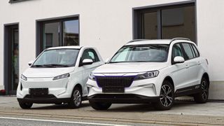 Das Start-up Elaris will mit zwei elektrisch angetriebenen Modellen aus chinesischer Produktion noch 2020 in Deutschland starten: einem City-Flitzer und einem SUV. (Bild: Elaris)