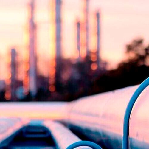 Linde's new plant has started supplying high-purity hydrogen to the Phillips 66 Sweeny Refinery in Old Ocean, Texas, under a long-term supply agreement.  (©tomas - stock.adobe.com)
