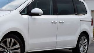 Alhambra oder Sharan? Die Nabenkappen verraten es. (Foto: Holz)