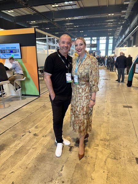 Adrian Hanslik und Yvonne Steinmetz von Dahua (Bild: Vogel IT-Medien GmbH)