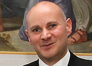 Oliver Falck, Leiter des ifo Zentrums für Industrieökonomik und neue Technologien: „Vor dem Hintergrund des durch die Digitalisierung ausgelösten rasanten Wandels vieler Tätigkeiten stellt sich für  die Frage, ob die Weiterbildung nicht einen höheren Stellenwert in den Unternehmen erhalten sollte.“ (Cesifo)