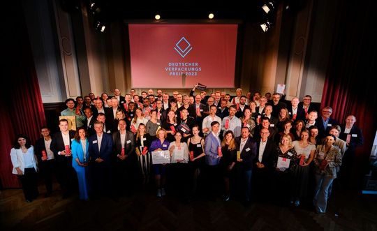 Das sind die Verpackungspreisträger 2023, die vor Kurzem vom Deutschen Verpackungsinstitut (DVI) für ihre Ideen ausgezeichnet wurden. Ganz besonders hebt der Verein die vier Gold Awards hervor, die hier näher vorgestellt werden.(Bild:  DVI)
