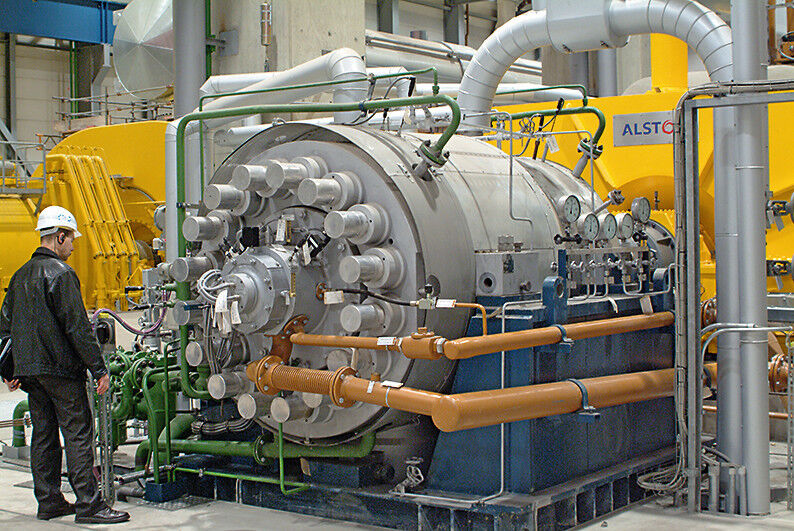 2001: Die größte KSB-Kesselspeisepumpe nimmt im Braunkohlekraftwerk Niederaußem bei Köln den Betrieb auf. (Bild: KSB)