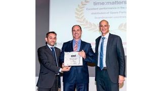 Preisverleihung (v.l.): Lorenzo Leone (EMEA Parts & Service Logistics CNH Industrial), Volker Zander (Senior Manager Customer Relations Time Matters) und Dror Noach (VP Global Logistics CNH Industrial). (Time Matters)