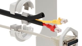 Die neue teilbare Kabelverschraubung beschleunigt das Führen von Kabeln. (Bild: Icotek)