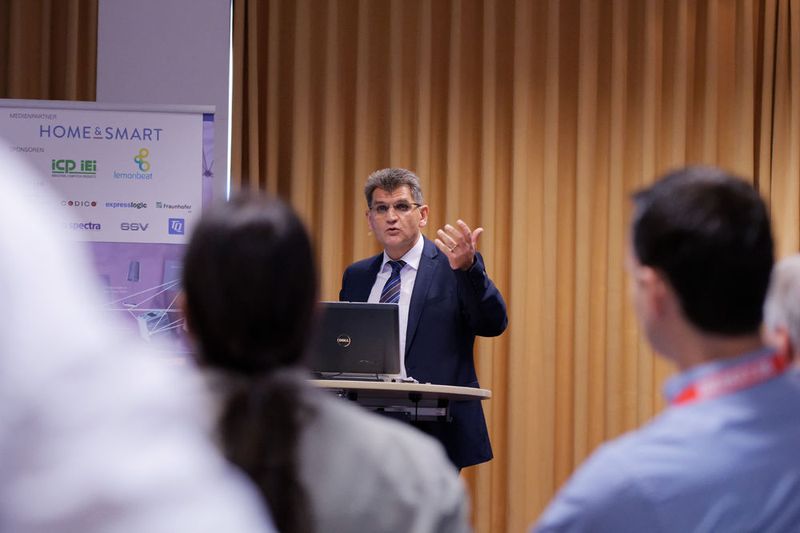 Prof. Becker von der Hochschule Biberach während der Keynote am zweiten Kongresstag.  (Bild: EP)