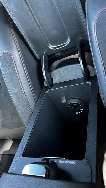 Nice to have: ein Kühlfach für Getränke und Snacks. (Bild: Simon – VCG)