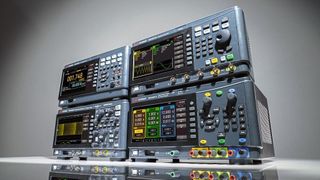 Die vier Laborgeräte Multimeter, Tischnetzteil, Funktionsgenerator und Oszilloskop lassen sich  über eine Software aus der Ferne steuern. (Keysight Technologies)