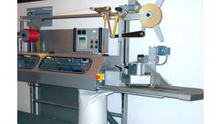 Die Hotmelt-Tapes sind maßgeschneidert für den Einsatz in modernen Sackverpackungsanlagen. (Bild: Schümann)