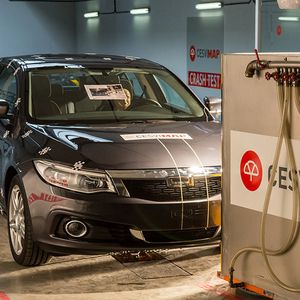 Die Front- und Seitencrashs brachen laut dem Institut sehr gute Ergebnisse hervor, ...(Foto:  Cesvimap)