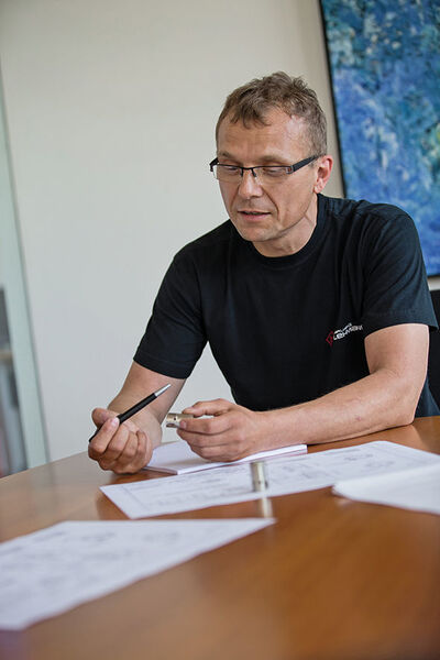 Timo Lehmann, Geschäftsführer der Karlheinz Lehmann GmbH: „An einer Schnellverschlusskupplung für den Drucklufteinsatz haben wir uns fast die Zähne ausgebissen!“ (Blum-Novotest)