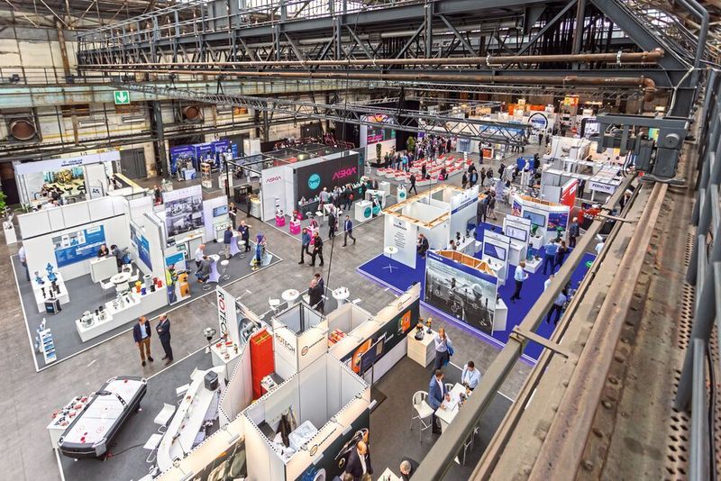 Praxisnähe, Workshops und Fachvorträge sollen auch zukünftig Teil des Messekonzepts sein. (DIAM. © MicroOne - stock.adobe.com)