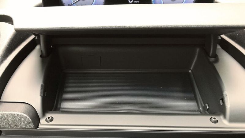 Unter anderem sind praktische Fächer in die Armaturentafel integriert.  (Bild: Wolfgang Michel – VCG)