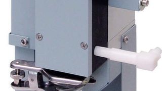 Statt mit flüssigen Kühlmitteln arbeitet der neue Emissionskondensator Peltronic auf der Basis des thermoelektrischen oder Peltier-Effektes. (Archiv: Vogel Business Media)