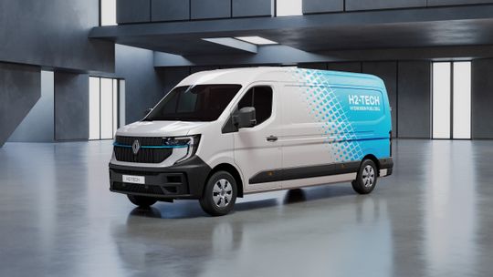 Den Master H2-Tech gibt es in unterschiedlichen Aufbauten: als Transporter, Pritsche oder Fahrgestell.(Bild:  Renault)
