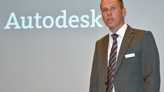 Chrstian Lang, Senior Director Manufacturing EMEA, zeigte die aktuellen Entwicklungen auf: „Die sich ändernde Welt spiegelt sich in den Produkten von Autodesk wider.“ (Bild: Michel)