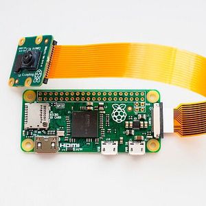 Raspberry Pi Zero V 1.3 mit Kameraport, aber ohne Wireless-Chip: die Mini-PC-Platine für 5 Dollar ist funktionsreduziert, bietet aber mehr CPU-Leistung als Raspberry Pi 1(Bild:  Bild: raspberrypi.org)