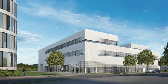 So wird sich die SKZ-Modellfabrik, die in unmittelbarer Nachbarschaft zum Verarbeitungstechnika sowie dem Technologie-Zentrum des SKZ hochgezogen wird, von außen präsentieren. Per Webcam kann man übrigens live den Baufortschritt verfolgen – siehe Artikel. (SKZ)