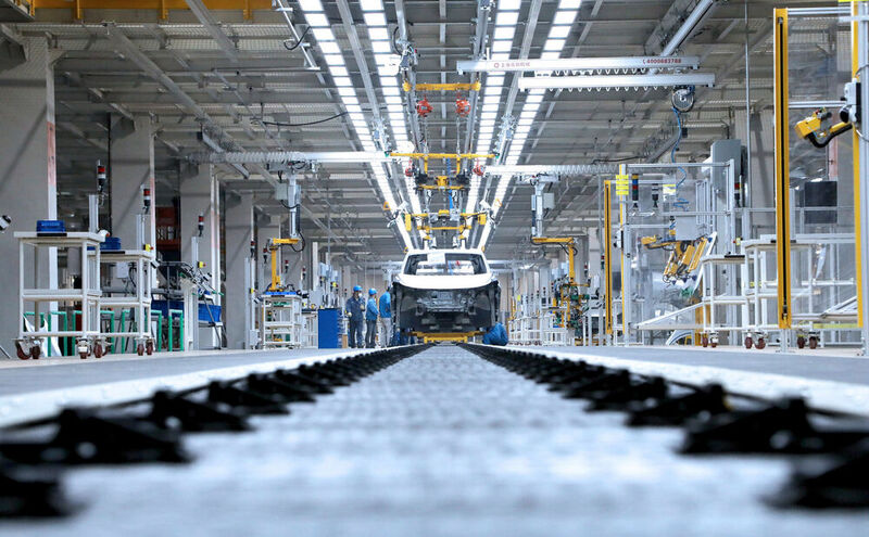 Das SAIC-Volkswagen-Werk in Anting, China, wurde ausschließlich für die Produktion von E-Autos gebaut. Nun kämpfen die OEMs mit der schlechten Auslastungsrate ihrer chinesischen Verbrenner-Fabriken.