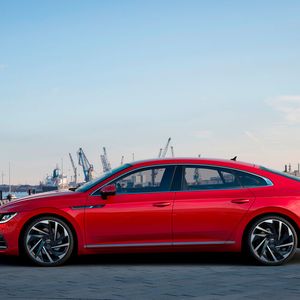 Erstmals kommt im Arteon ein Plug-in-Hybrid zum Einsatz.(Bild:  Volkswagen)