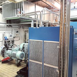 Für die Universität Gießen entwickelte Vorbuchner eine Anlage zur Verflüssigung von Helium. Für diesen Prozess wird ein abgewandelter Boge Schraubenkompressor SLF 101-3 zur Heliumverdichtung eingesetzt.

