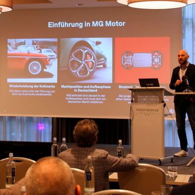Auf dem Kölner Aftersales-Forum am 18. Oktober stellte Raik Rudat die MG-Servicestrategie vor. (Bild: Wolk & Nikolic After Sales Intelligence)