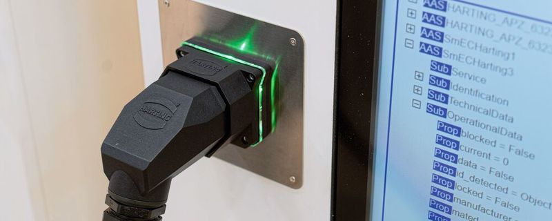 Steckverbinderkonzept für modulare Anlagen: Der SMEC überträgt Daten per MQTT oder OPC-UA Pub Sub. (Bild:  Harting)