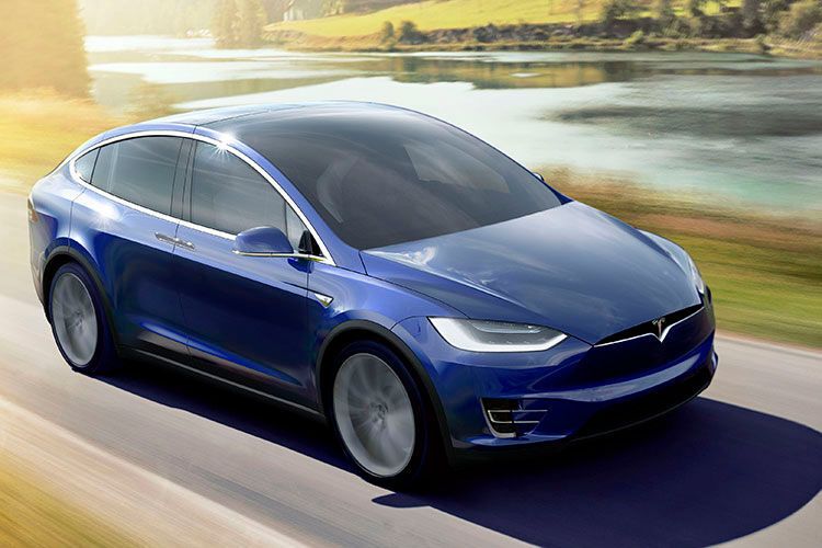 In Deutschland bekommen die ersten Kunden ihr Model X voraussichtlich in der zweiten Jahreshälfte 2016 ausgeliefert. (Foto: Tesla)