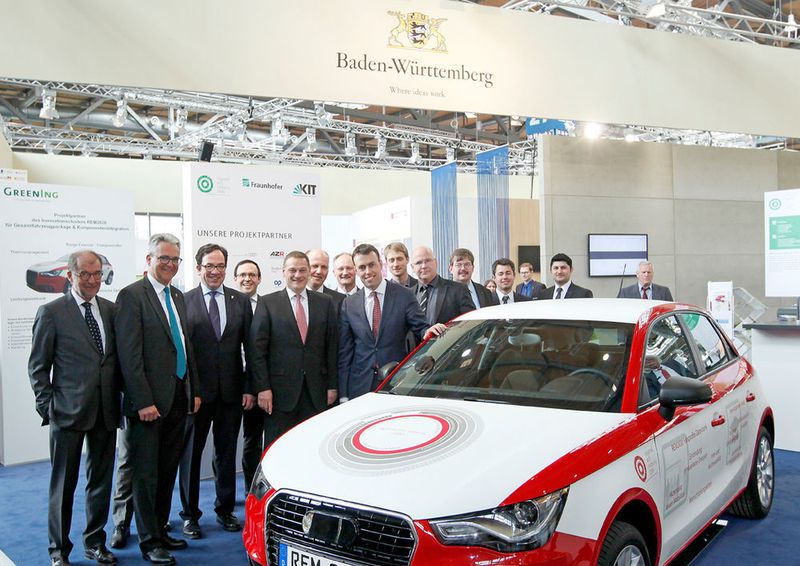 2016 präsentiert sich Baden-Württemberg zum dritten Mal auf der Hannover-Messe mit einem eigenen Gemeinschaftsstand zur Elektromobilität. (Bild: E-Mobil BW)