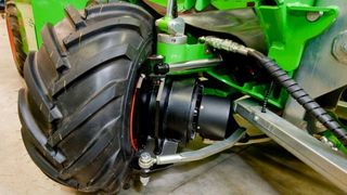 Scheibenläufermotoren von Perm sind mit ihrer kleinen Baugröße und flachen Bauform prädestiniert für den axial beengten Bauraum an den Radnaben der EVO4  (Bild: Perm Motor)